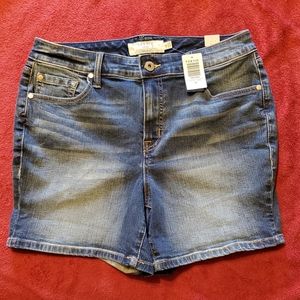 Torrid Denim Shorts -Size 12- Stretch - NWT